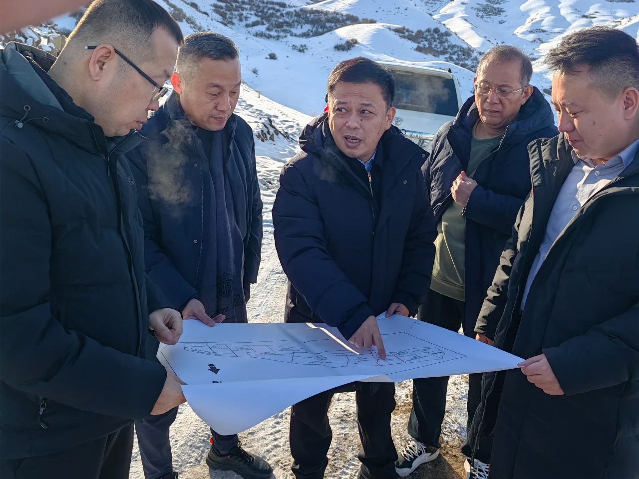 李曉東到新疆調研督導煤礦建設推進工作，并慰問駐疆干部職工3